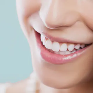 /img/29757-before-after-teeth-whitening.webp