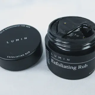 /img/29997-lumin-skin-whitening-cream-packaging.webp